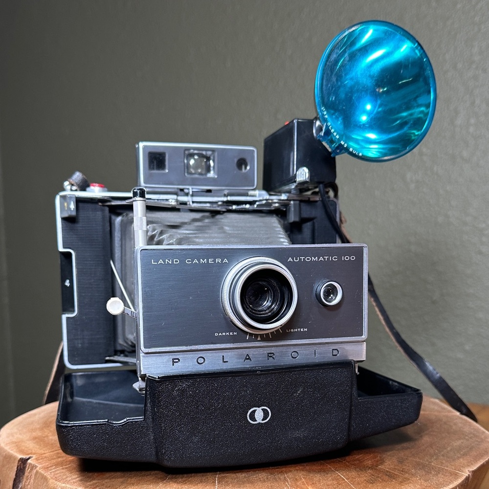POLAROID Land Camera Automatic 100 w/ Model 268 Flash
